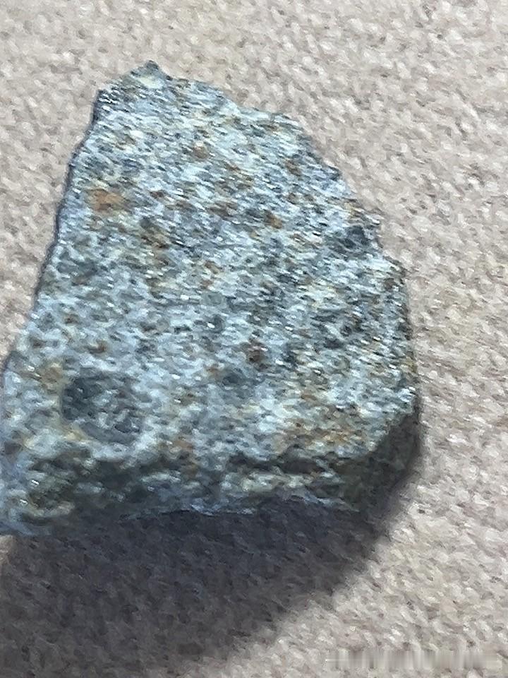 虚假鉴定认可了你的地球岩石当陨石有什么用，是不是只能放在家里自己玩，正规鉴定虽然