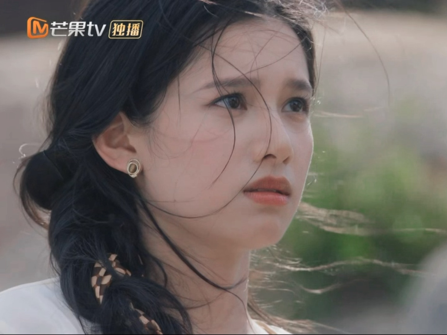 我的天啊。。婧仪真的像水蜜桃一样。。。。 