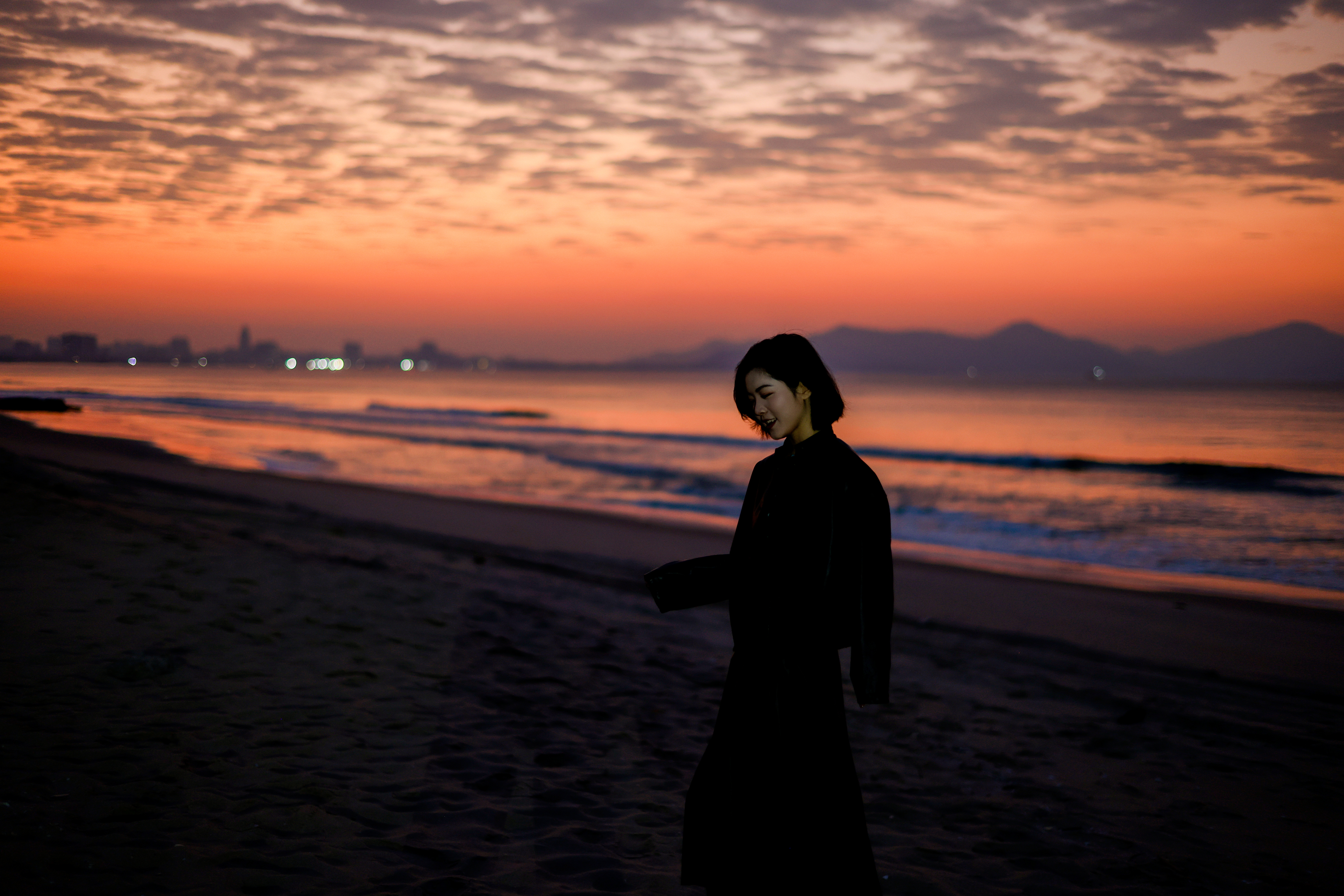 2025年的最后一天感谢你们的爱 为我带来温柔的光送大家日历在粉丝群统计中没参与