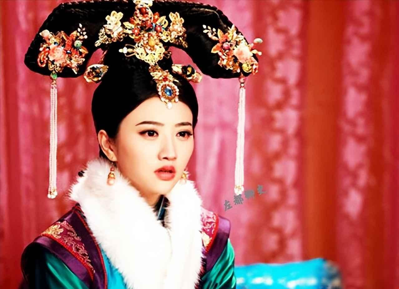 13岁嫁给皇帝就被嫌弃，21岁守寡，一辈子没生过孩子，还差点被丈夫废掉。这一手稀