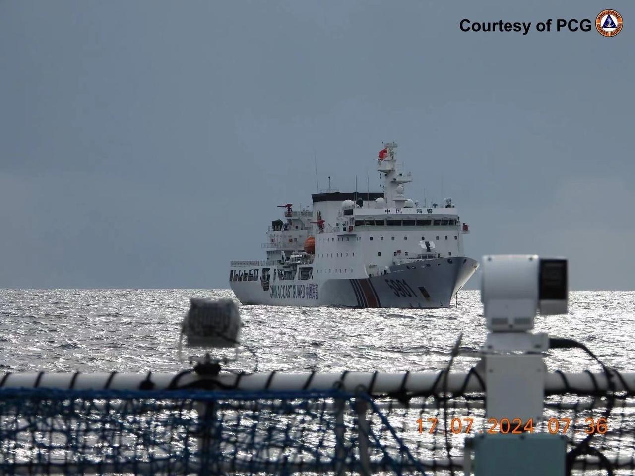 7月17日，菲律宾海岸警卫队公开了，中国海警万吨巡逻舰正在仙宾礁巡逻，与菲律宾海