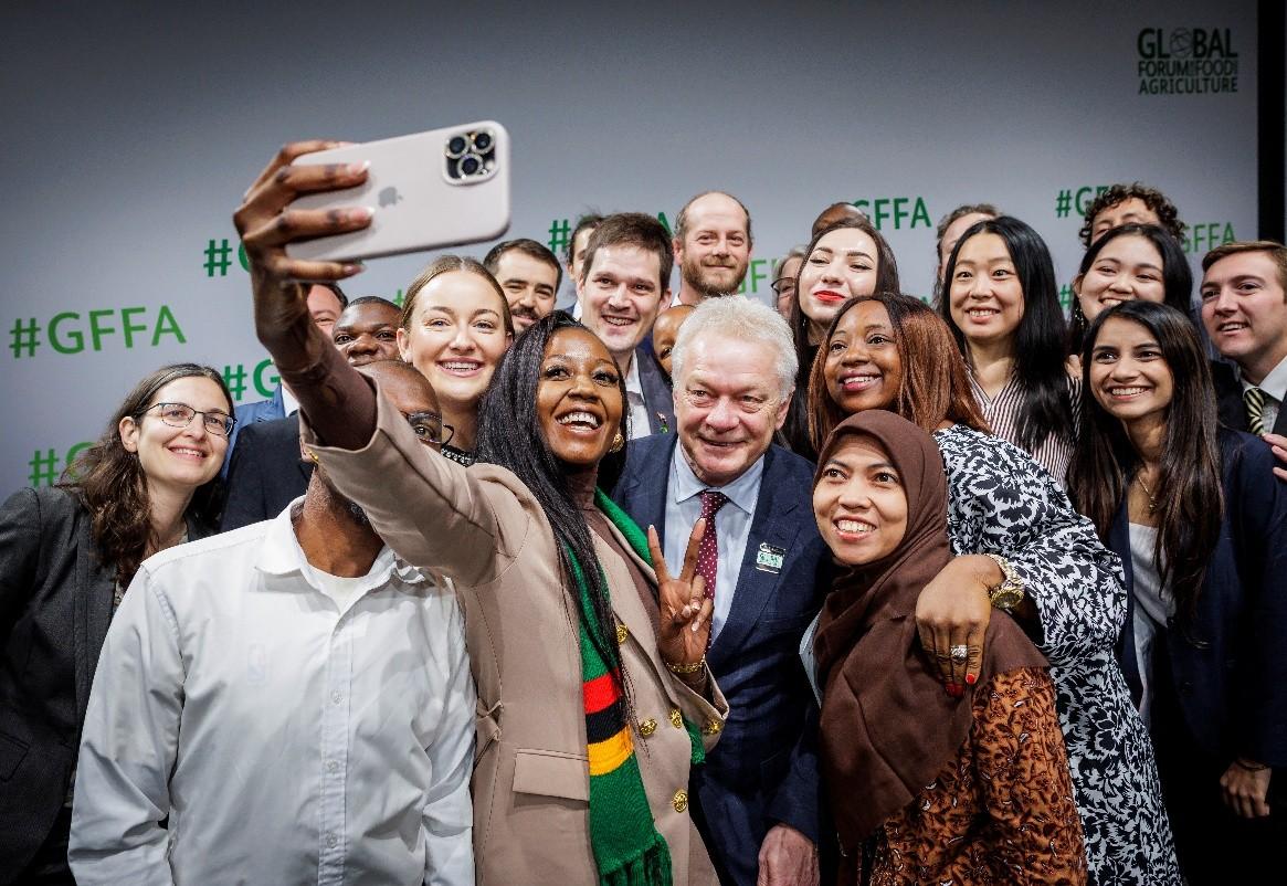 上周，全球粮食和农业论坛在柏林召开，今年聚焦水资源问题💧🌍。

为什么？因为
