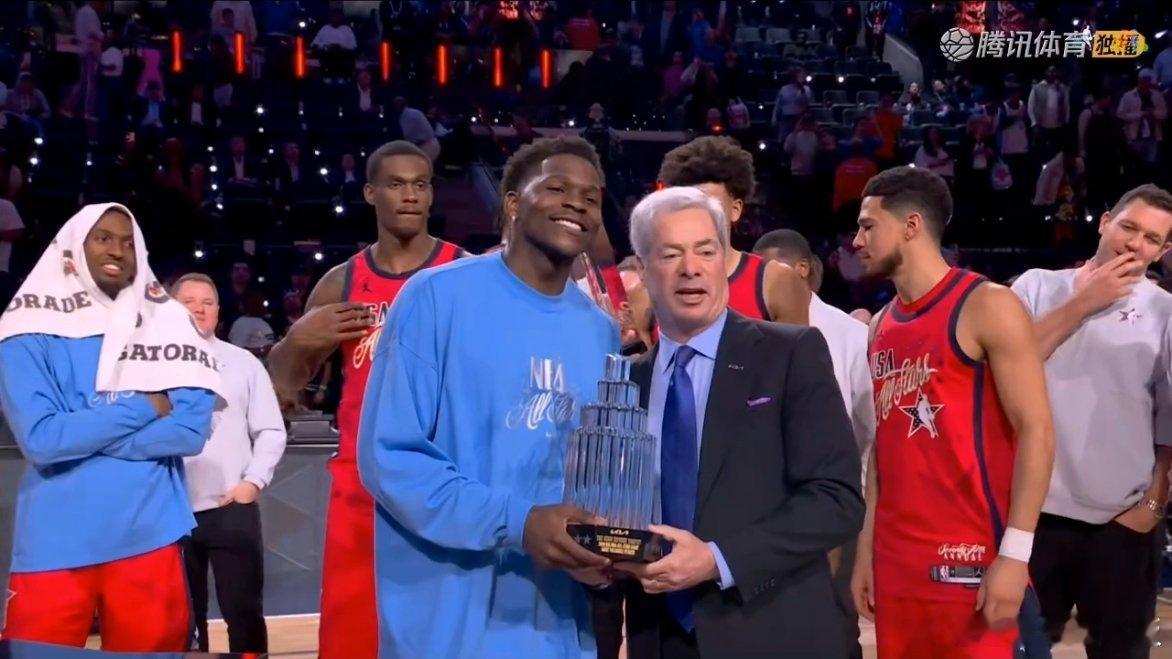 爱德华兹赢得2026年全明星MVP（科比-布莱恩特杯）全场22中13得到32分9