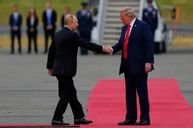 美国有一个重大缺陷，总统的权力有限或是说联邦政府不够集权，相比于俄罗斯在乌克兰的