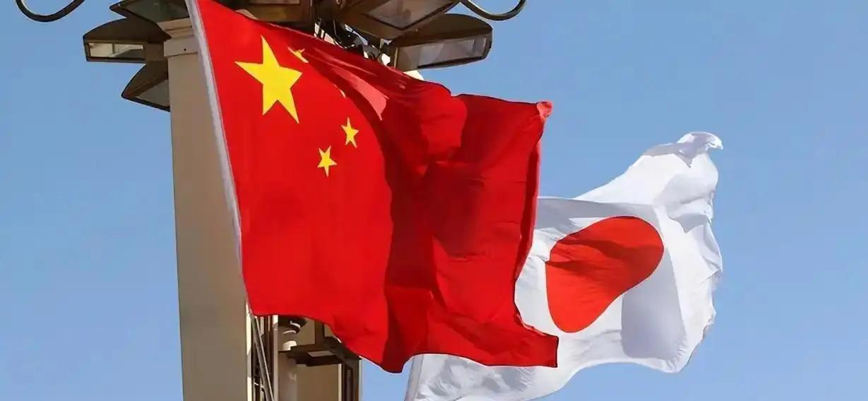 如果中日再度爆发冲突，日本自卫队还能顶住解放军的攻势吗？
 
我身边有不少军迷朋
