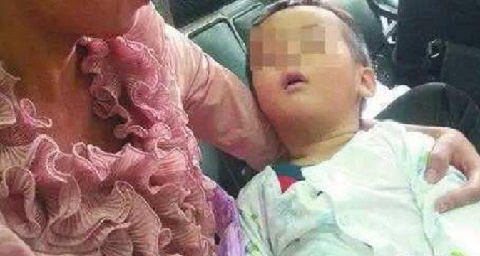 妈妈产房生二胎，5岁儿子在家发烧离世：一场无法挽回的家庭悲剧
 
产房里传来新生