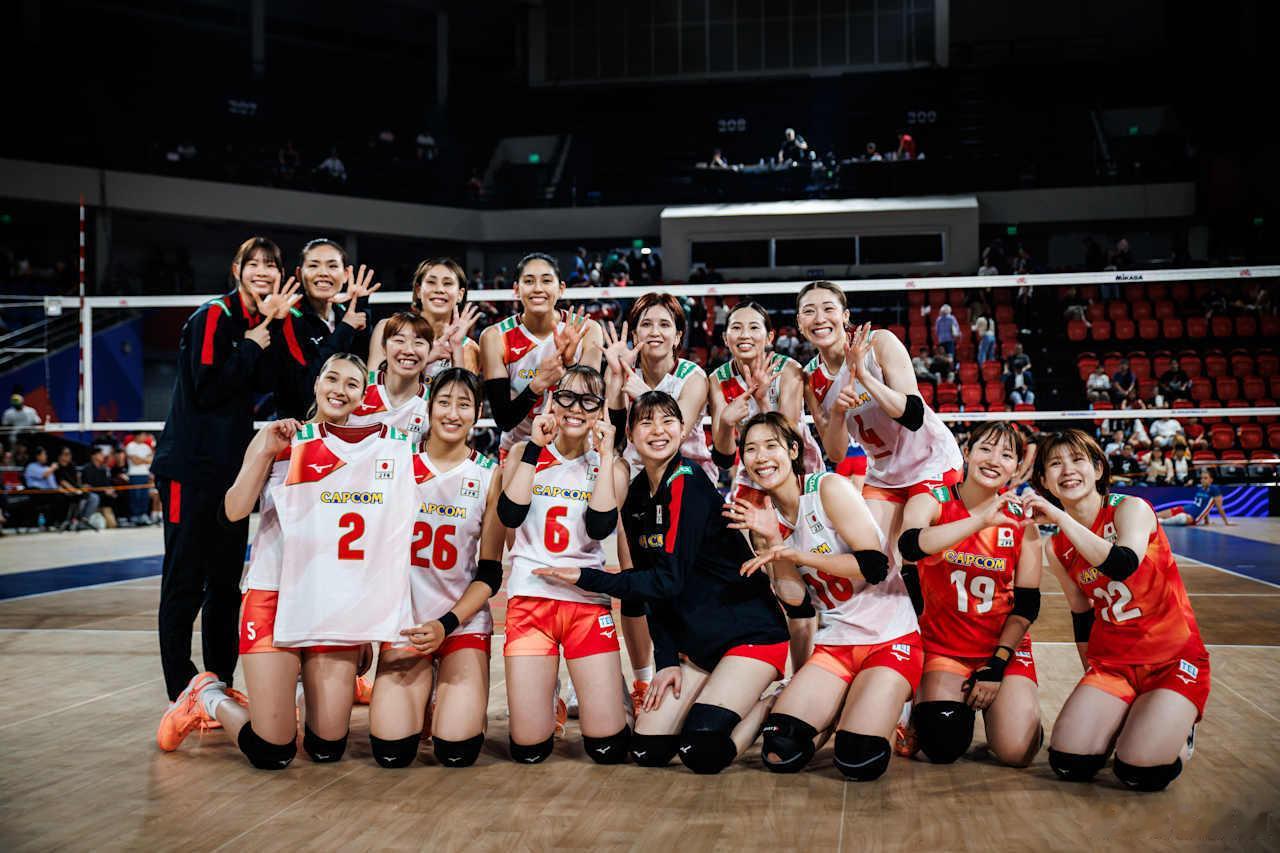 国际排坛动态2026年世界女排联赛日本队3-0（25-15/25-23/27-2