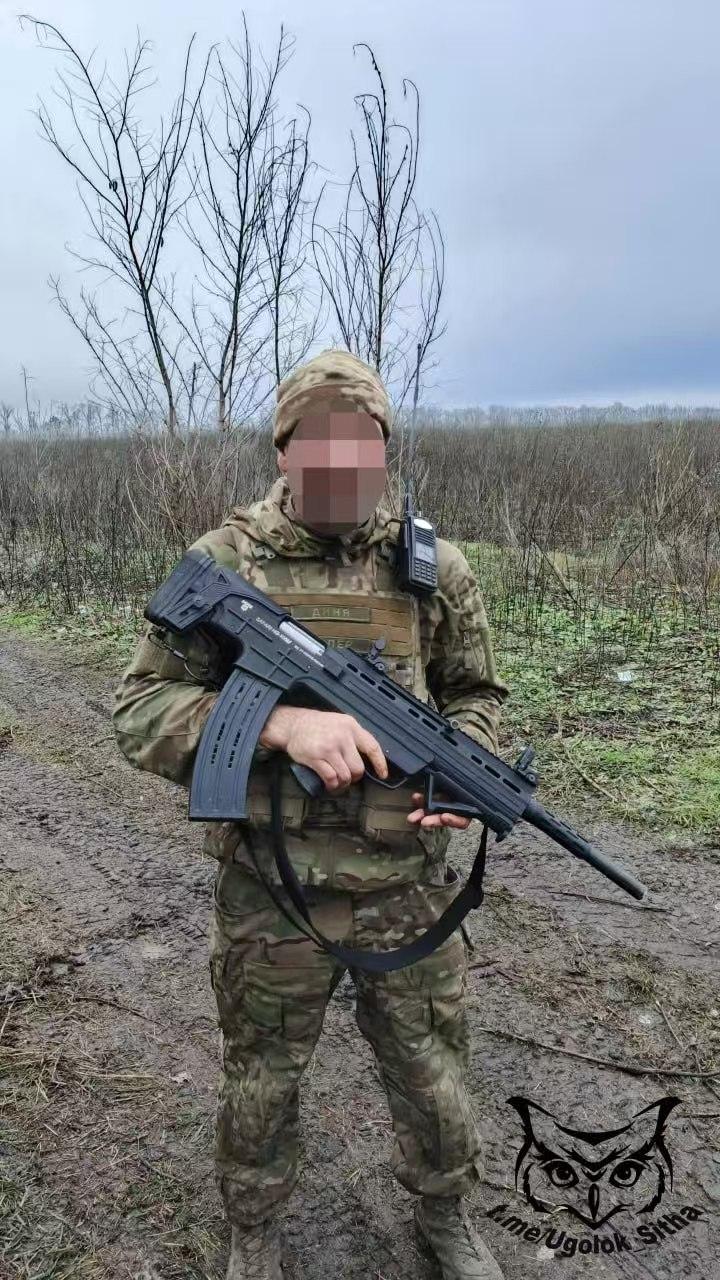 这是真“纳粹”了，俄军缴获到，乌军装备的MG-42/59通用机枪，这是回到二战德