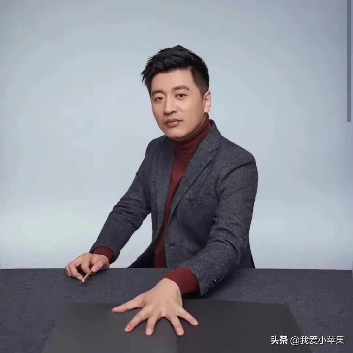 “在我的公司里从来没有一个985和211的学生，所以考研有什么用？”马丁在一档节