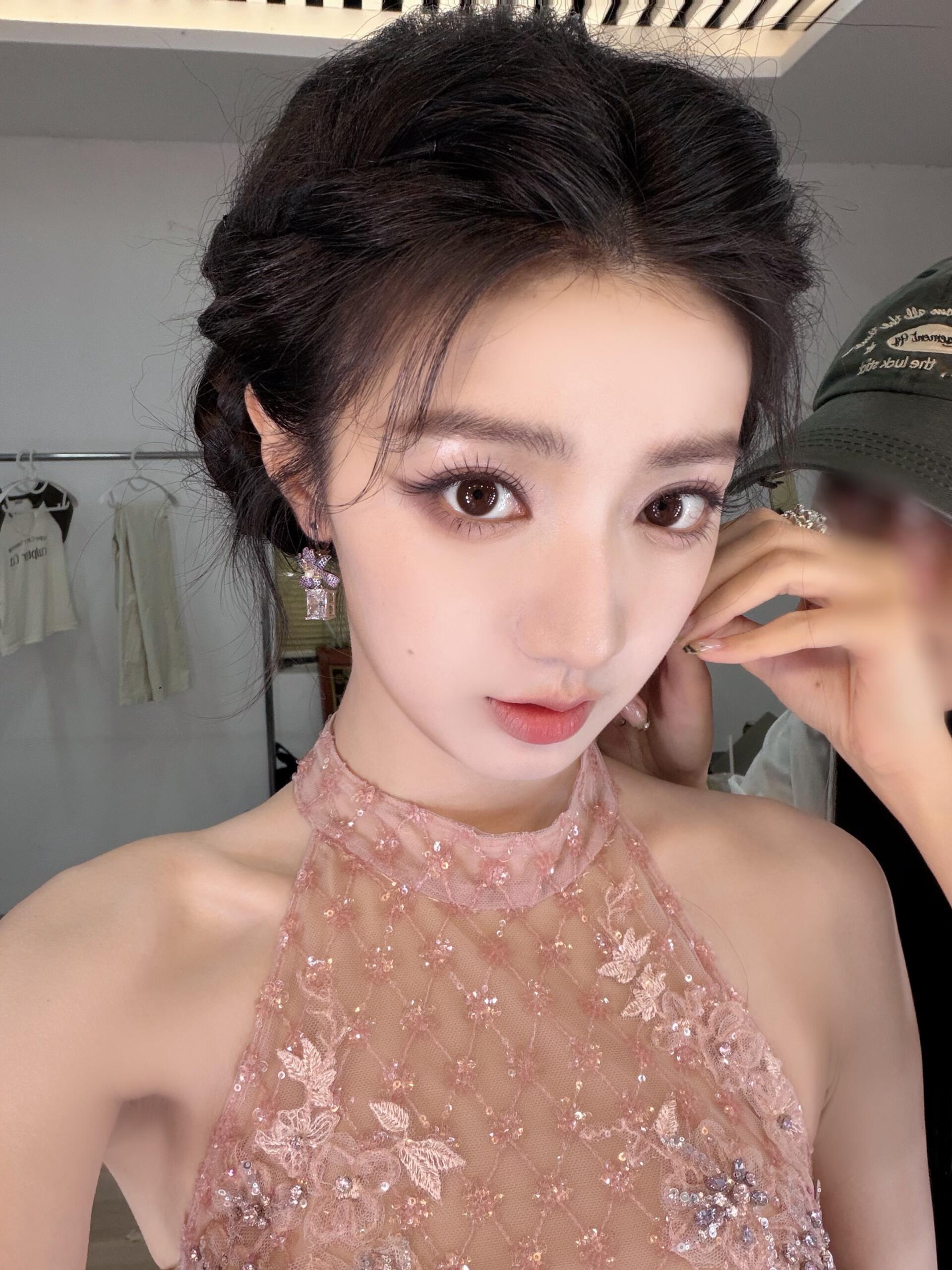 这个小羿儿就这么美萌