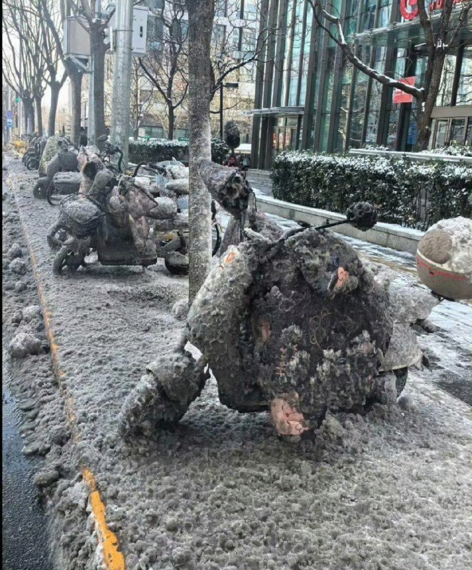 下班的时候发现载具被“埋”，心理得崩溃…… 