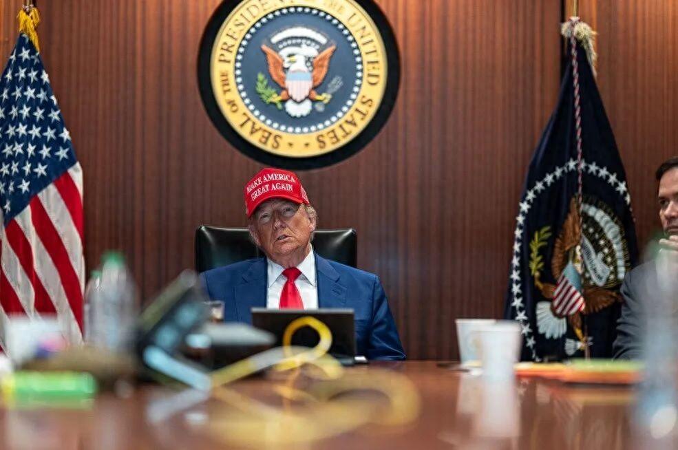 伊朗死战不降！特朗普心虚藏不住，中东战局主动权早变天了

别再被 “美国稳赢” 