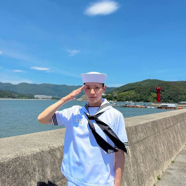 退伍仅剩2周的李泰容（12月14日退伍） 