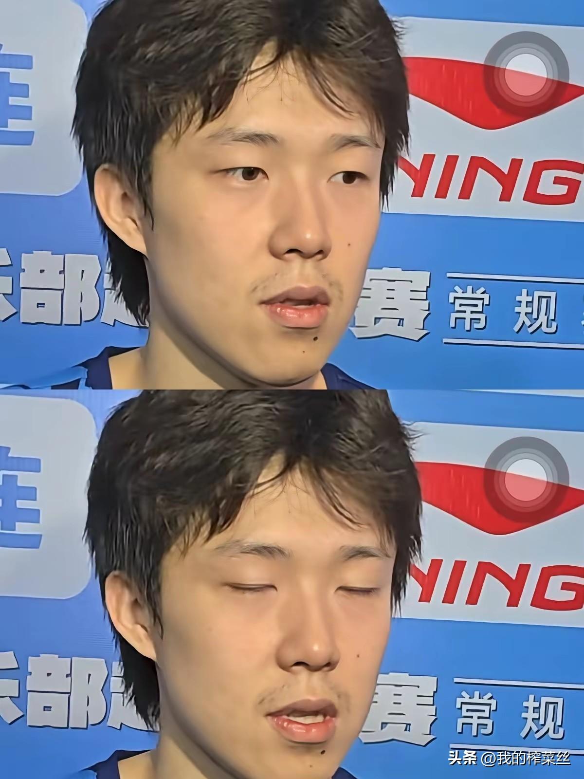 打了个乒超联赛，
黑子说王楚钦不配当队长，
大部分网友说楚钦状态不好，满脸沧桑，