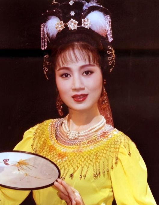 黄梅戏起源地到底值多少钱，我们可以试着算一笔账。2006年黄梅戏列入首批国家级非