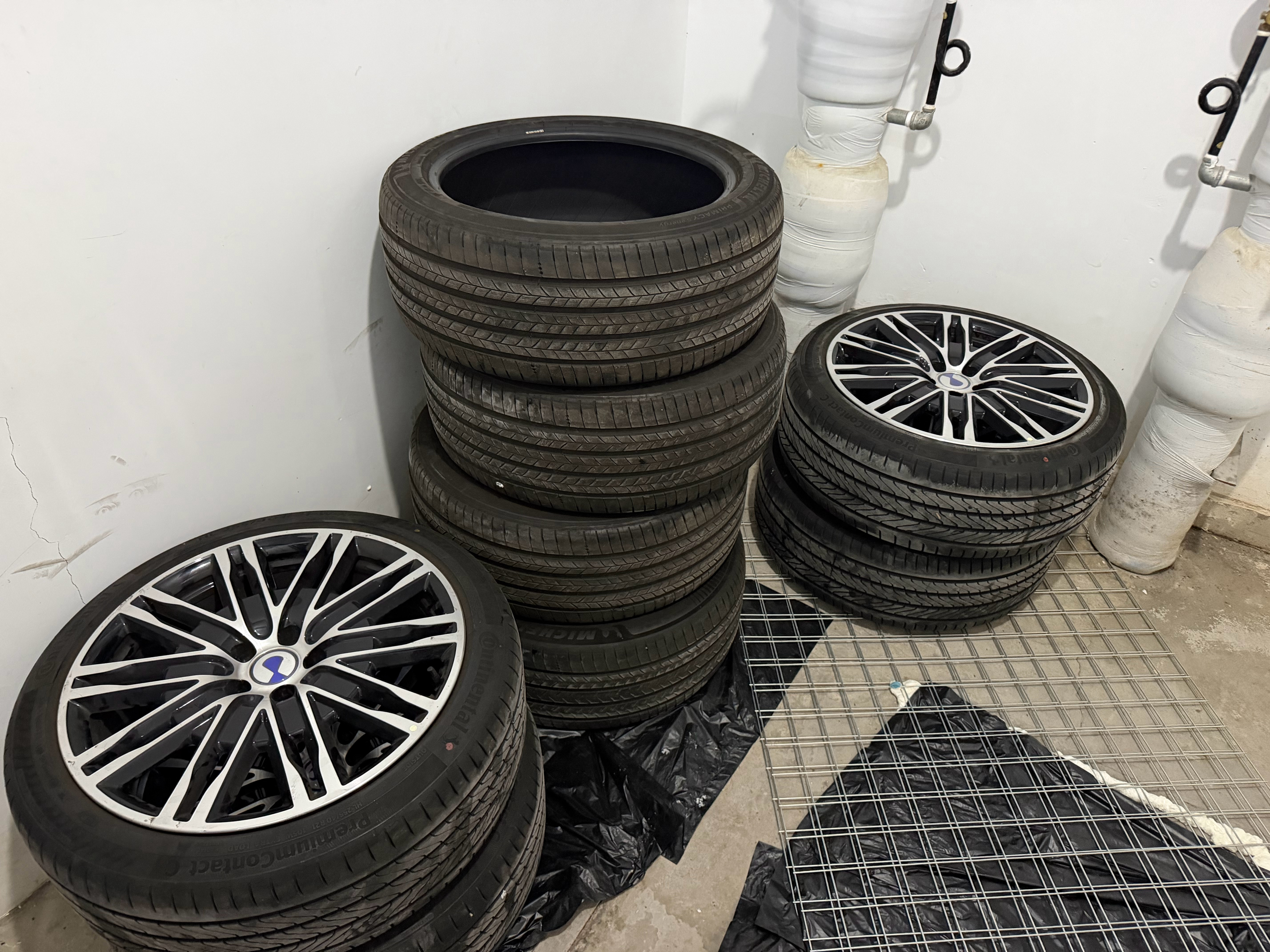 疯膜版腾势z9gt轮胎大舞台，够胆你就来 全新腾势z9gt纯电续航1036公里