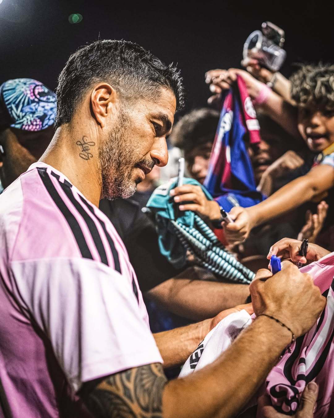 苏牙更新INS：感谢波多黎各的爱🫶🏼🇵🇷苏亚雷斯人人都爱苏亚雷斯