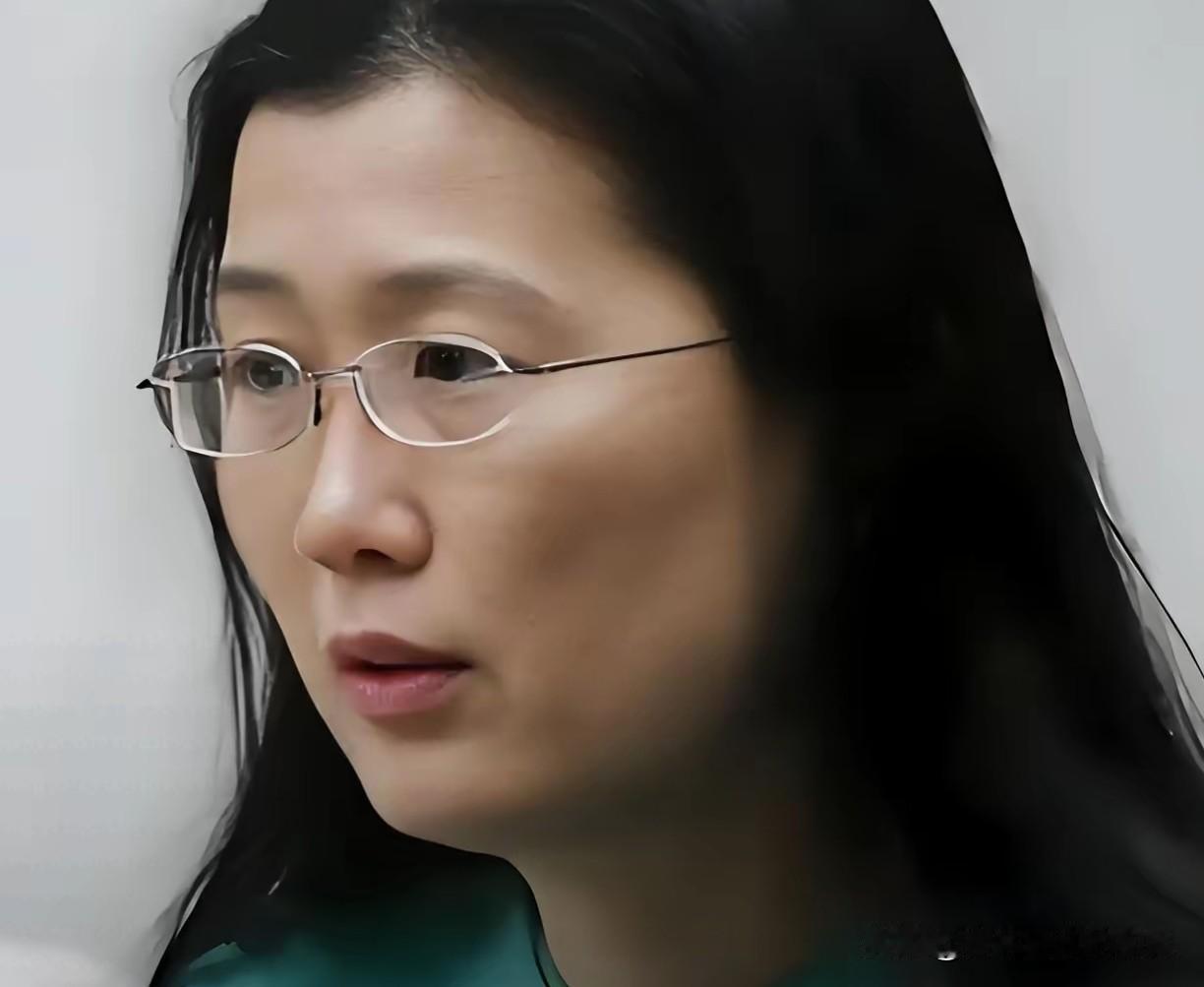 一桩多年前的海外旧案：高学历人才，败给极端偏执的心态
 
北大化学才女李天乐：潜