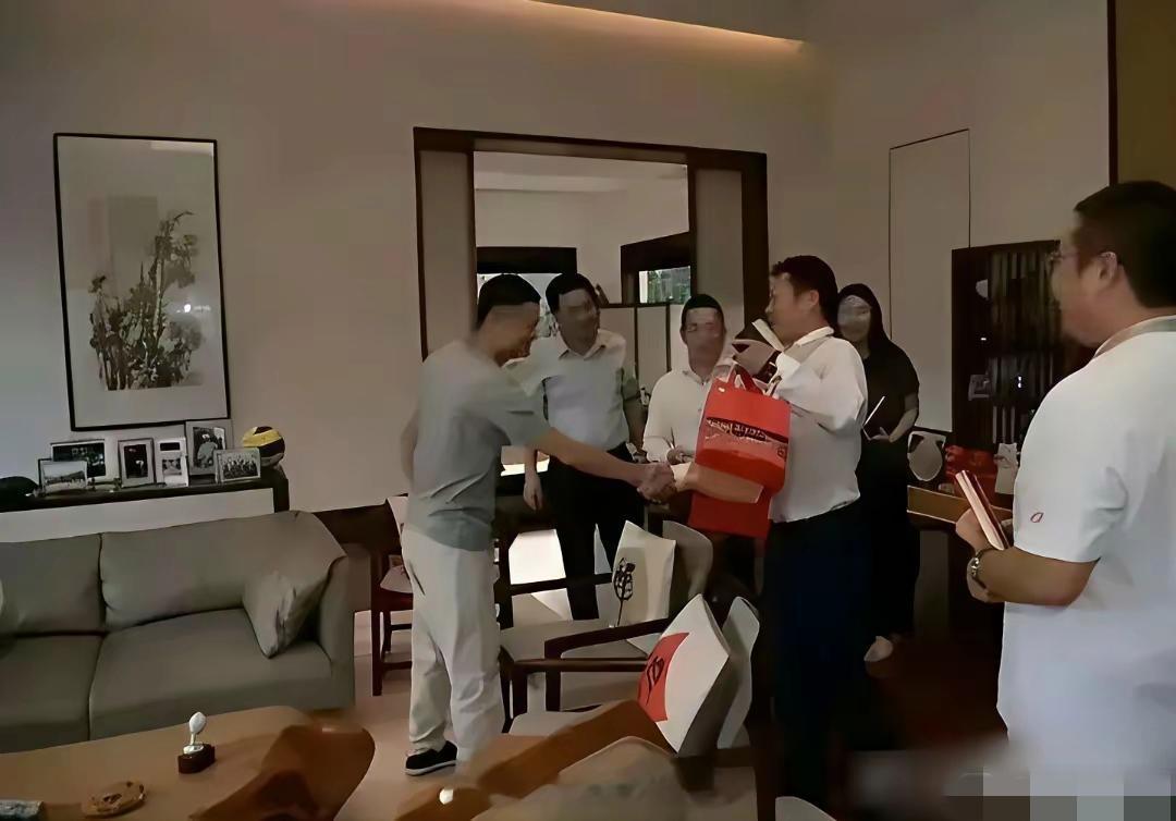 马云身家那么多，却住着这么简约的房子，确实低调啊。