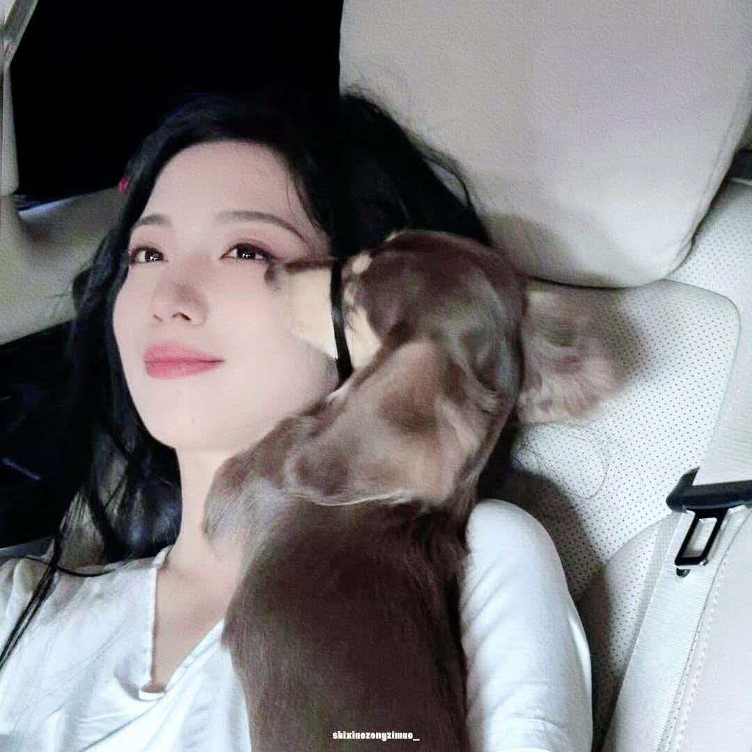 代露娃剧综双官宣 解锁双倍行程开启忙碌且充实的新阶段。代露娃兼顾古装剧拍摄与音乐