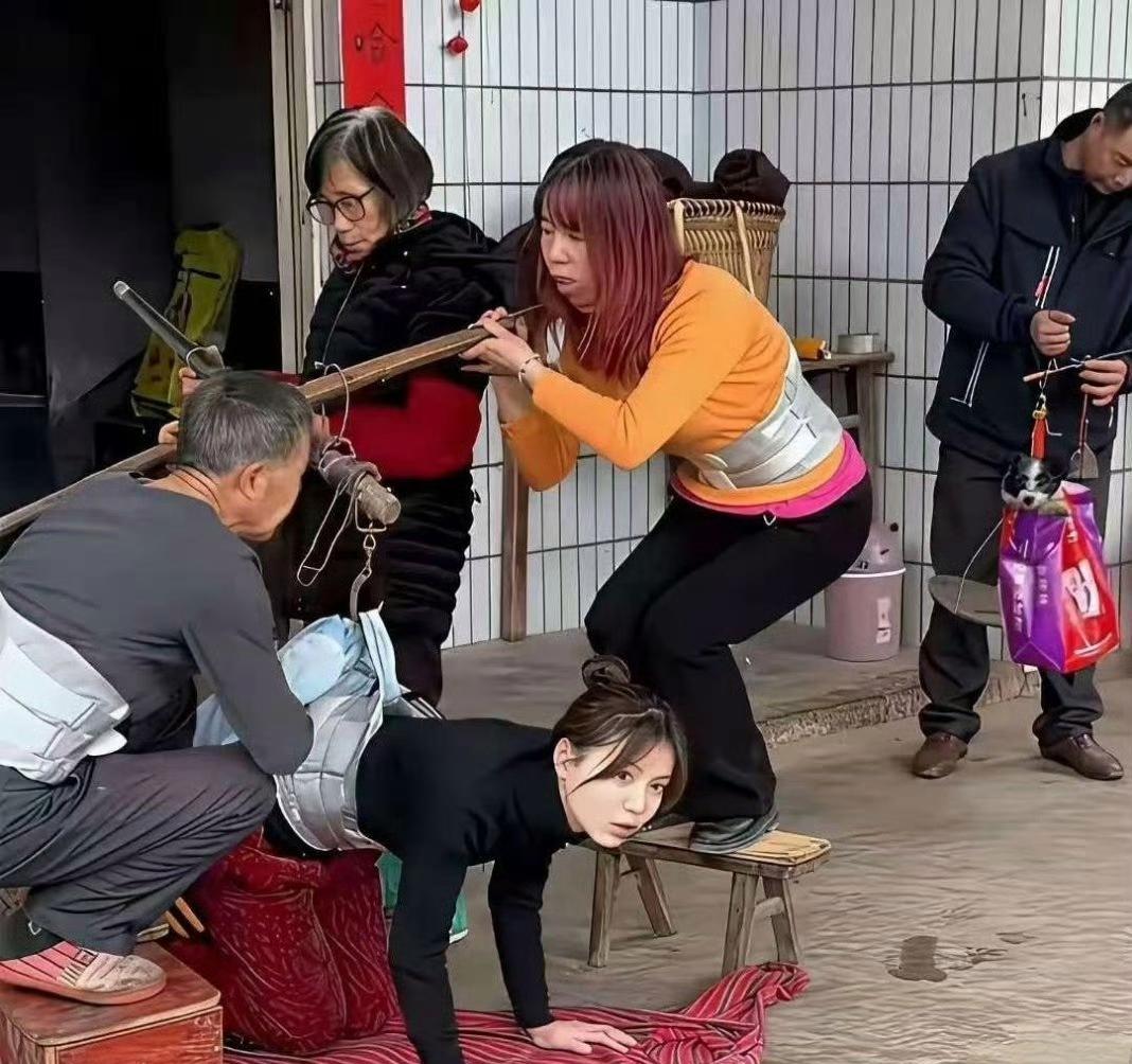 你们有没有小时候这样测过体重啊？