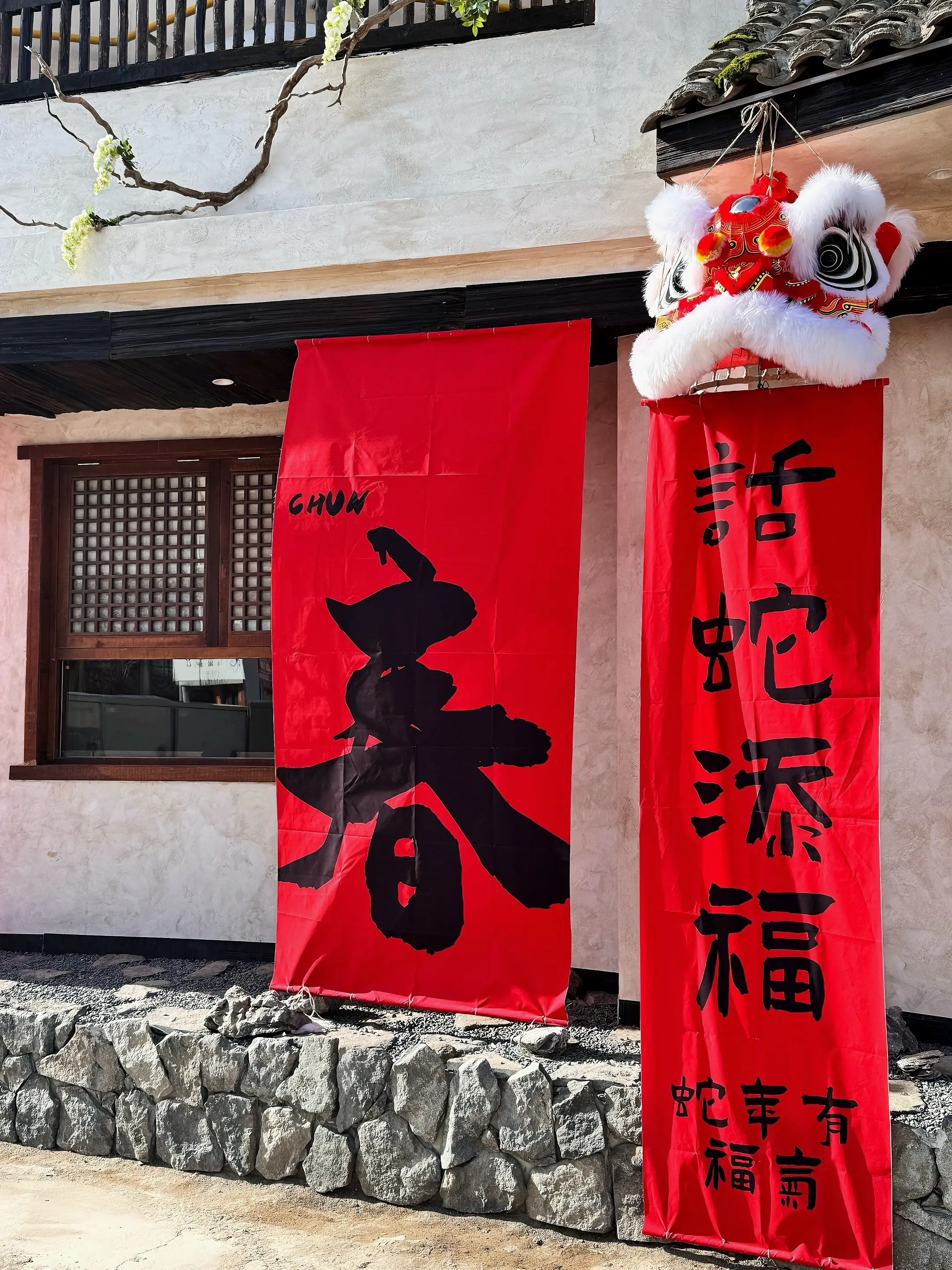 和滋养你、治愈你的人在一起！