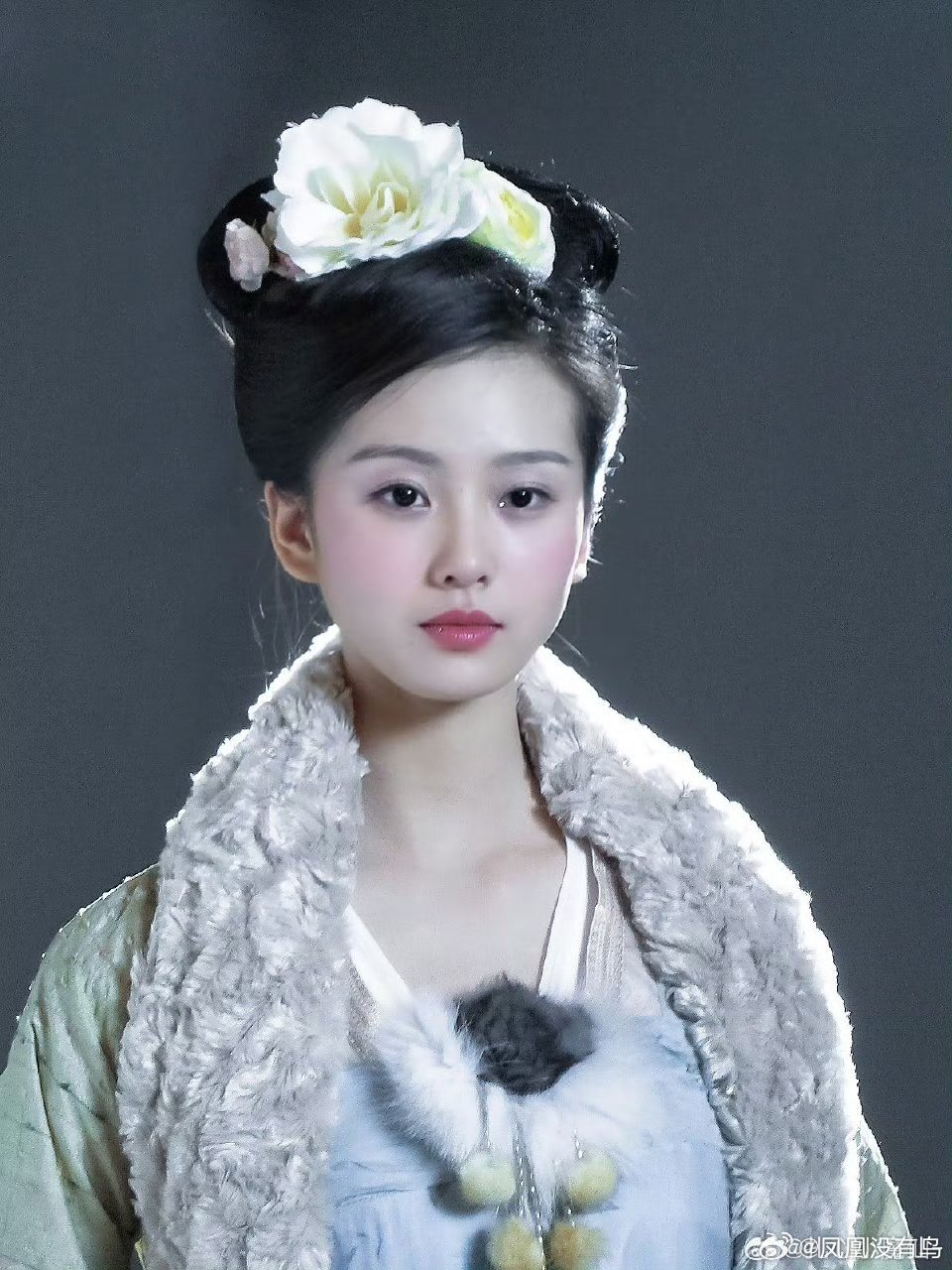 在首页刷到辛十四娘真的很喜欢这个角色，清醒不雌竞爱女且有大爱 