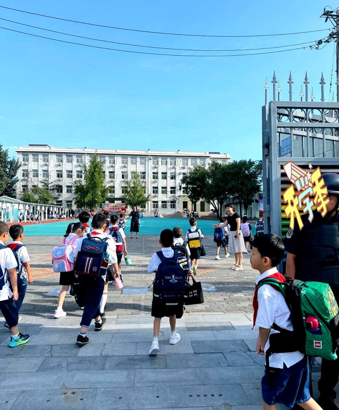 瑞安这事闹得挺大，现在两边都下不来台了

老师拘了几天，估计够不上判刑放出来了。