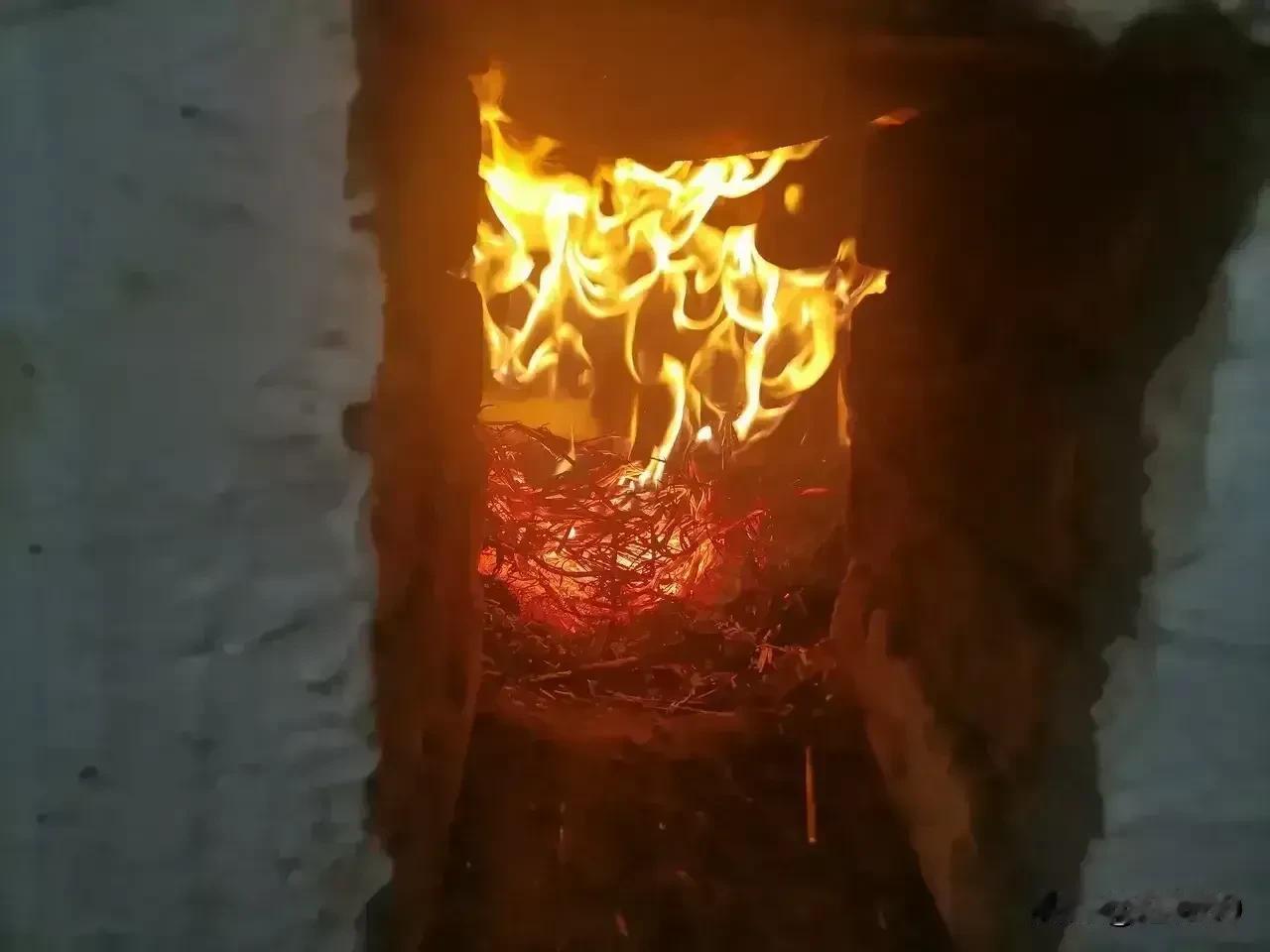上海的黄梅天果然名不虚传，
一大早~
松江这雨势，就感觉，天空像跟神仙打了一架，