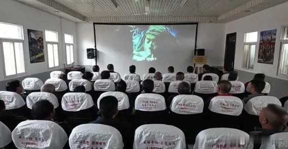 10月30日，勉县首个“公益电影新时代文明实践室内放映点”在勉县老道寺镇段家坝村