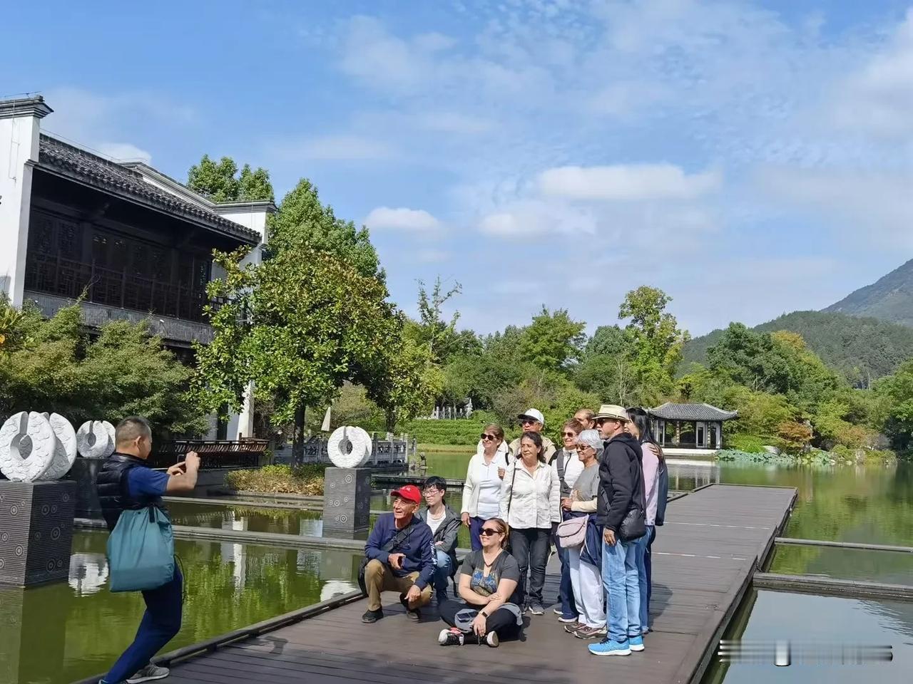 #秋日出游随手拍#九华山涵月楼，外宾都说菜好吃，风景真好！这样的山上酒店，值得你