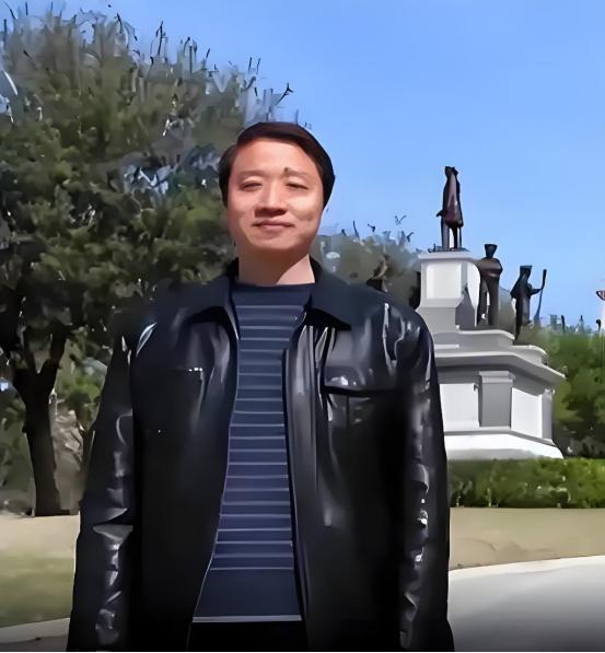 看清楚了，这位手握中国电磁炮核心技术的专家，竟是美国间谍，日常工作里出卖大量情报