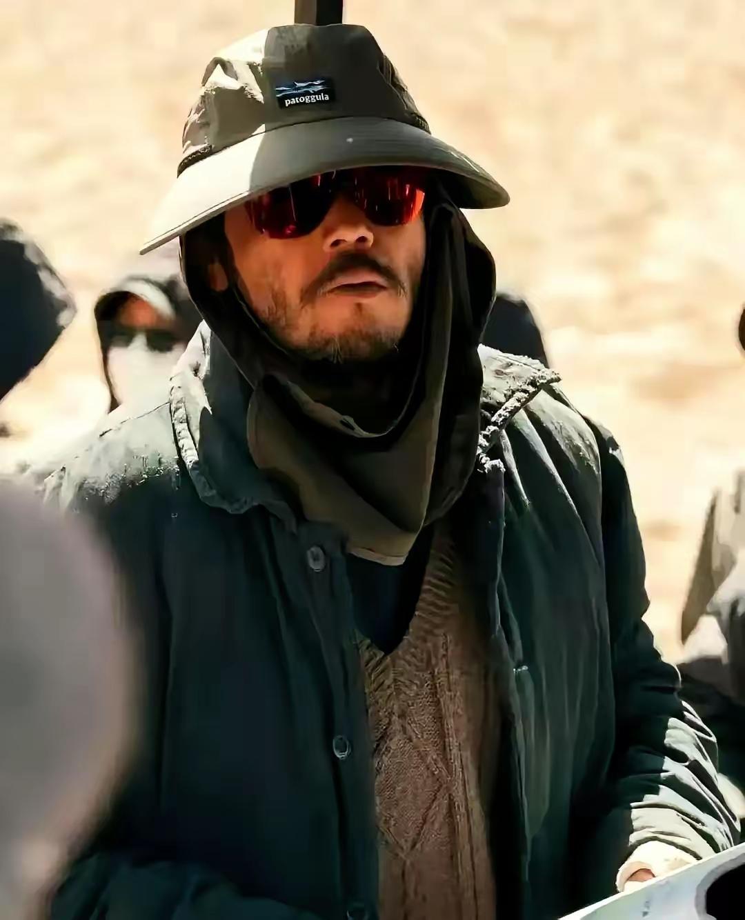 杨烁这波操作真是让人惊掉下巴。2016年《欢乐颂》爆火，他演“小包总”跻身“叔圈