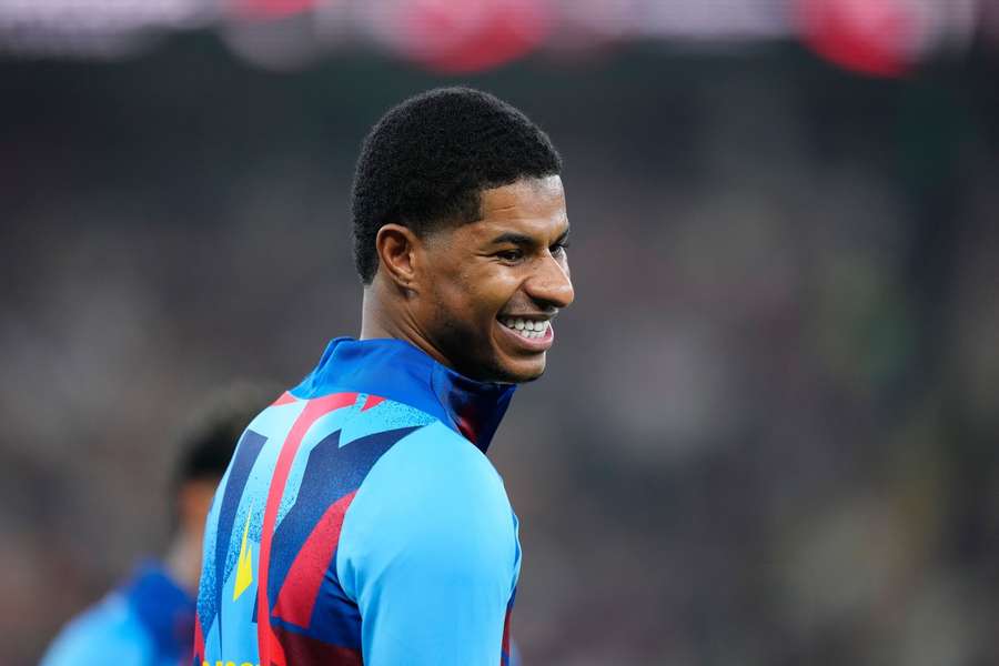 TA：巴萨尚未与拉10达成最终协议，多重因素将影响交易进展