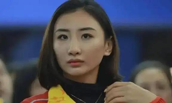 "这婚不结了！"2019年，30岁的奥运冠军何雯娜怀着5个月身孕，和38岁身家过