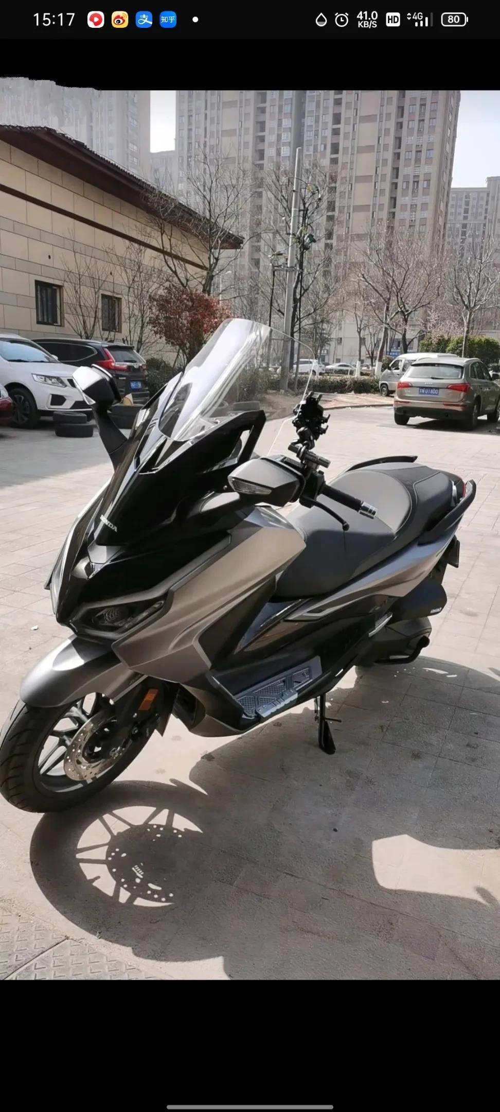 很多人如何把女生哄到手？

其实很简单你只需要长得足够帅、身材足够好最好有6块腹