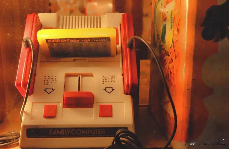 80后的娱乐时光充满了独特回忆。电子游戏是那时的一大乐趣，红白机堪称“宝藏”。小