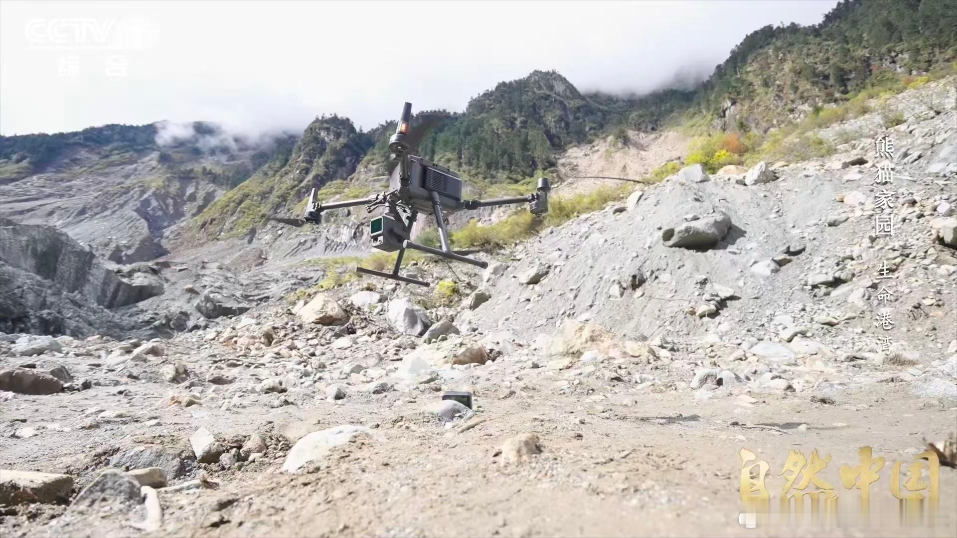 四川有一种脏脏包冰川作为人类，真的不得不佩服大自然有这么神奇的地方，看到冰川上的