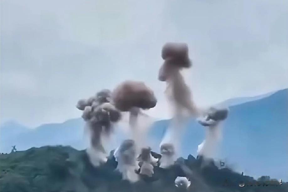 12月11日凌晨的最新消息，现在他来了，第一条：泰柬边境冲突全面升级（冲突进入第