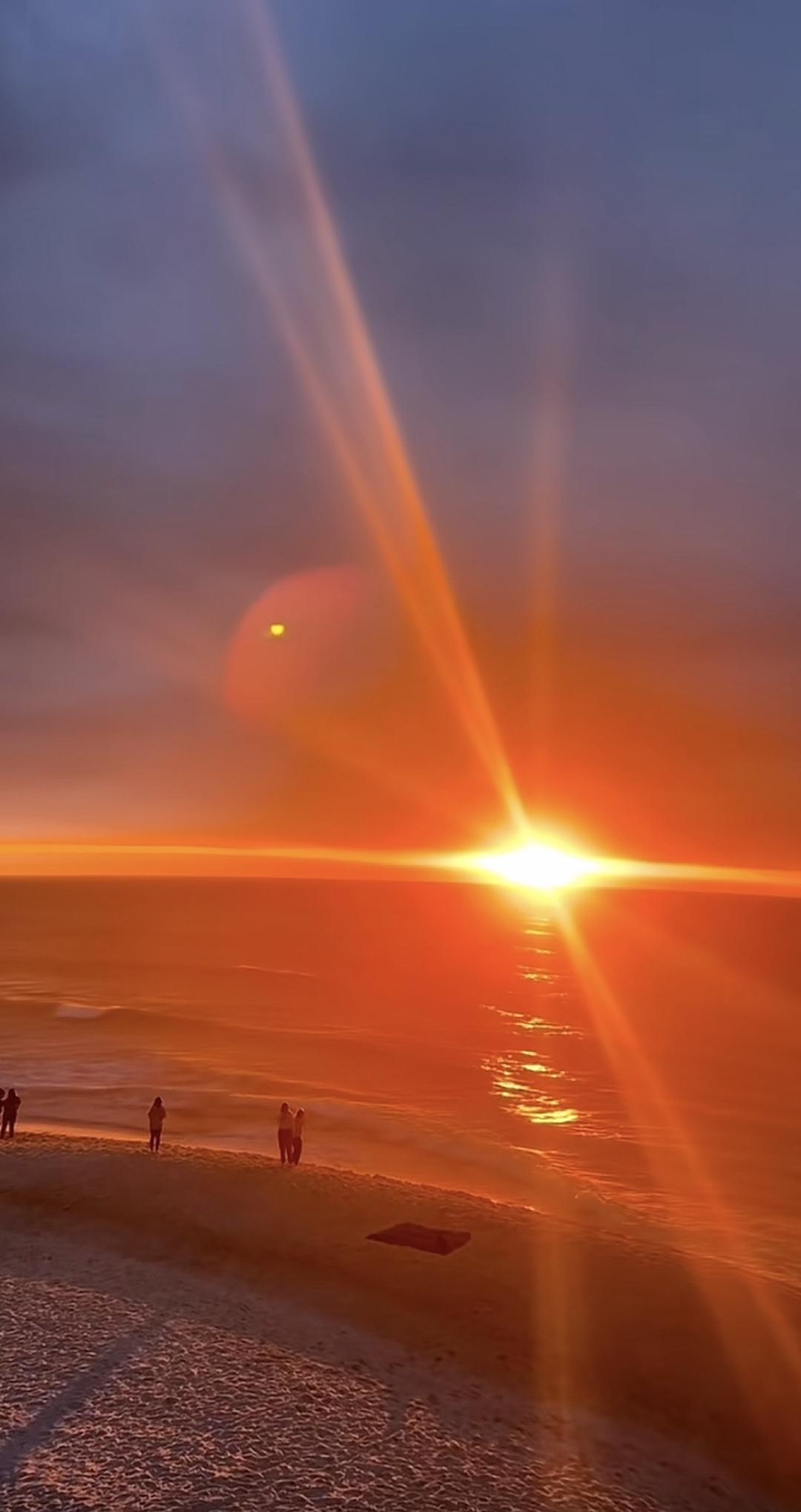我爱傍晚轻抚的微风，落日黄昏的海边，我爱你辽阔大海傍晚 风景