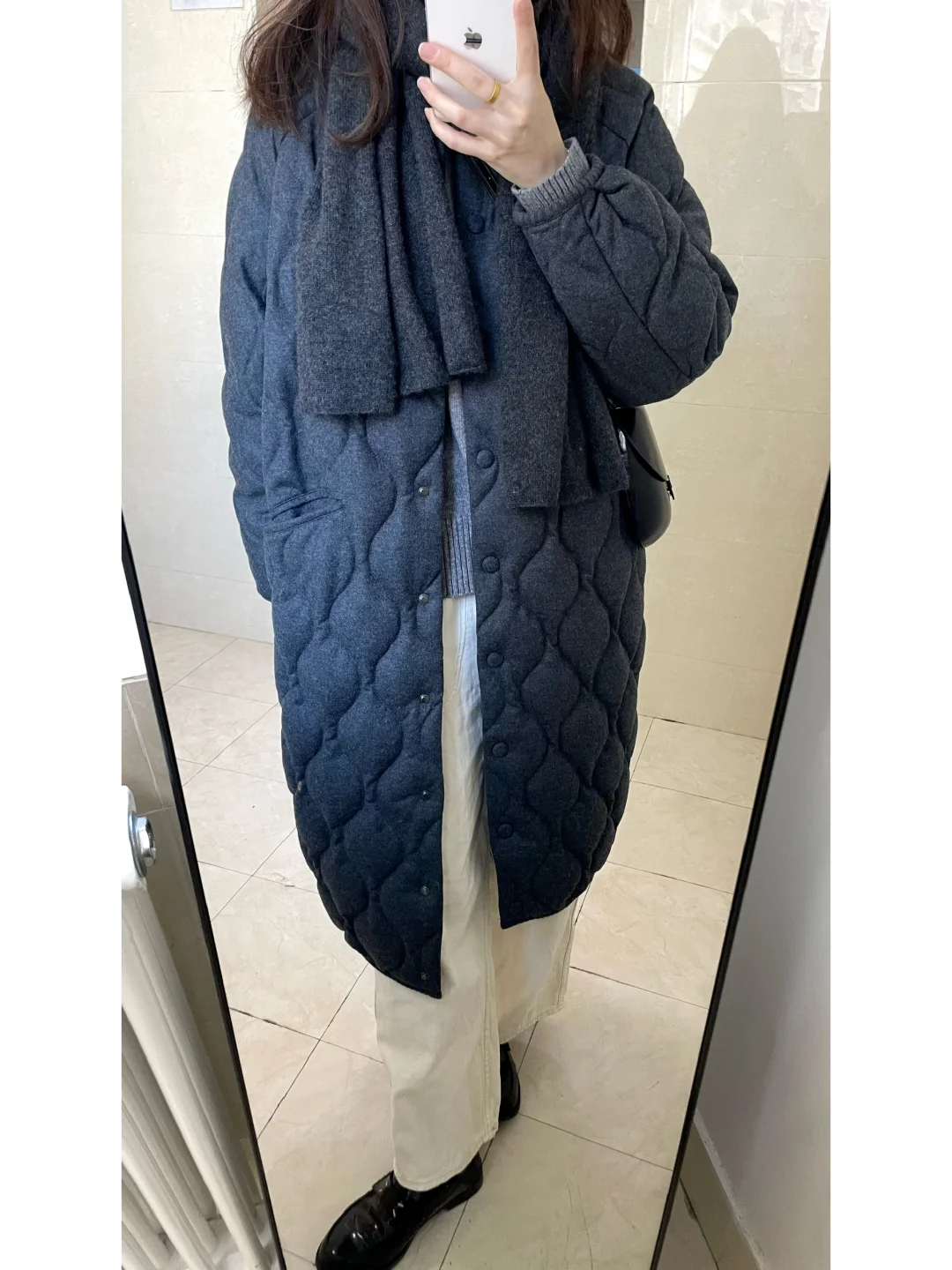 通勤简单穿/灰色羽绒服