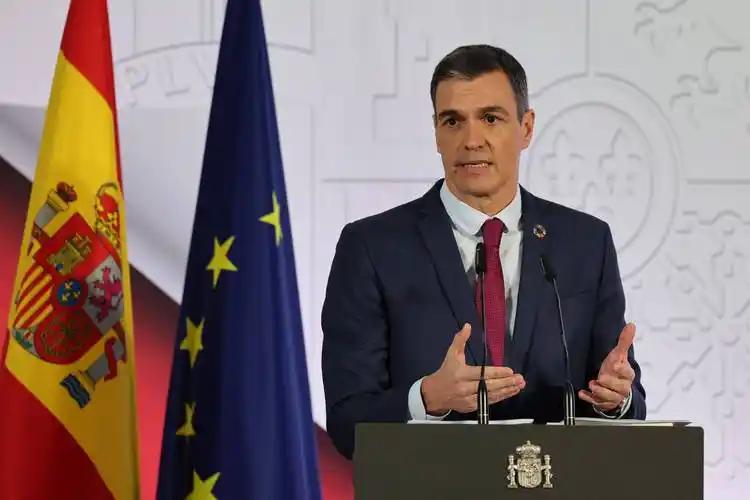 美国老牌盟友反水，当众火烧内塔尼亚胡草人，反以态度不含糊..
 
在多数北约成员