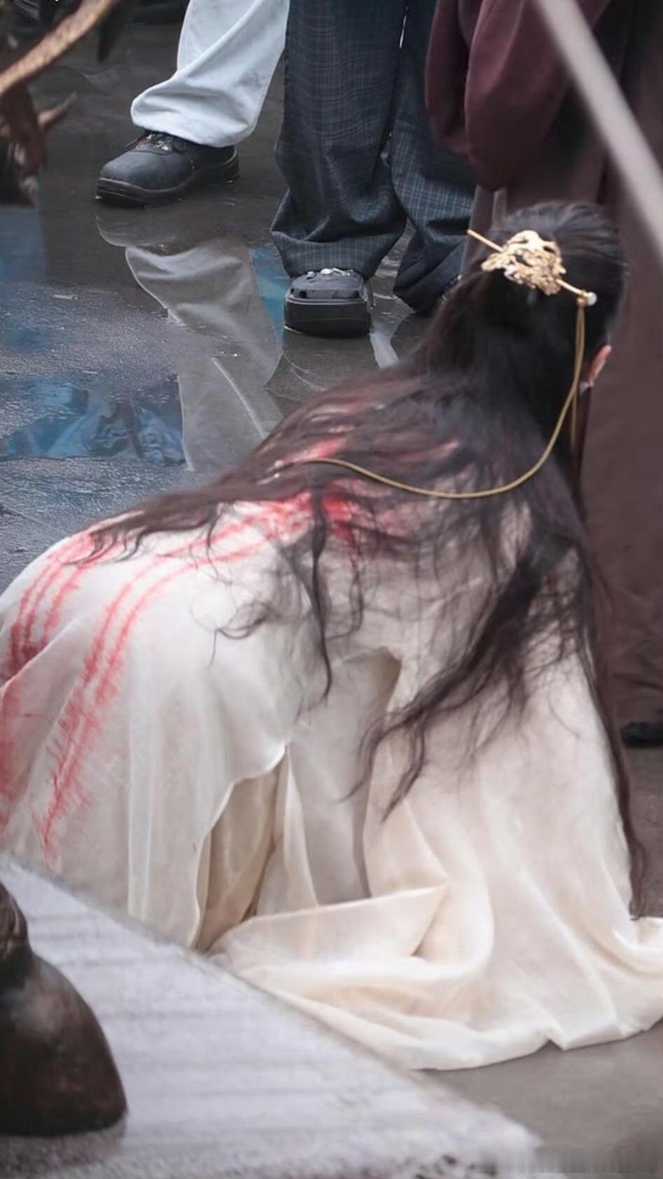 于正你这是在拍什么啊，合理怀疑于正是曹骏的嬷嬷[衰][衰][衰][衰] ​​​