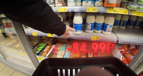 【英国博主打破俄罗斯 “天堂” 滤镜：物价疯涨，还遭歧视与盘问】25 岁英国视频