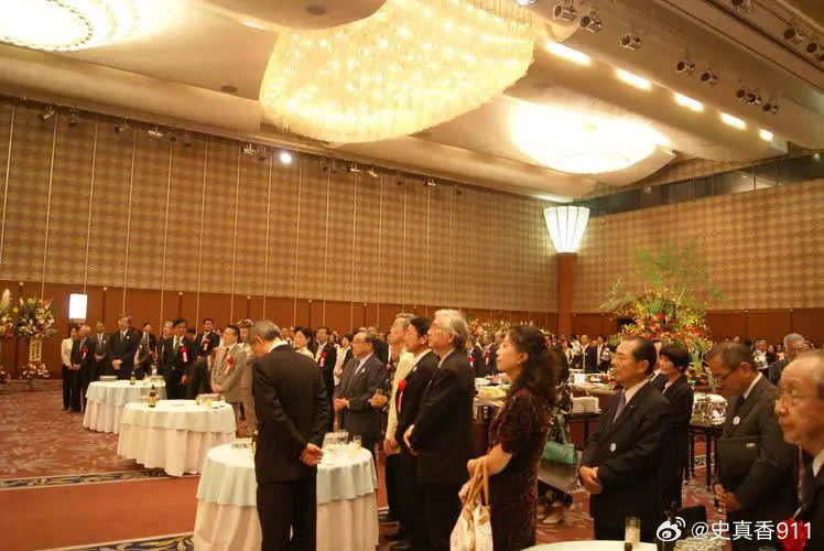 普京也不想再拖了，他在国防部会议上表示，如果乌克兰再不屈服，将会用军事手段解放历