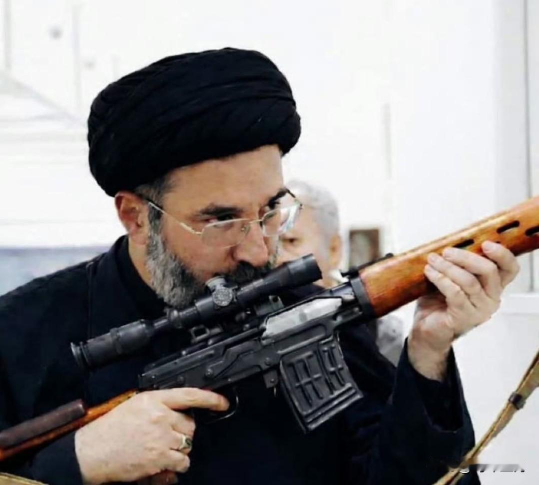 穆杰塔巴·哈梅内伊今天新发表的文字讲话概要：

 • 霍尔木兹海峡是伊朗的战略资