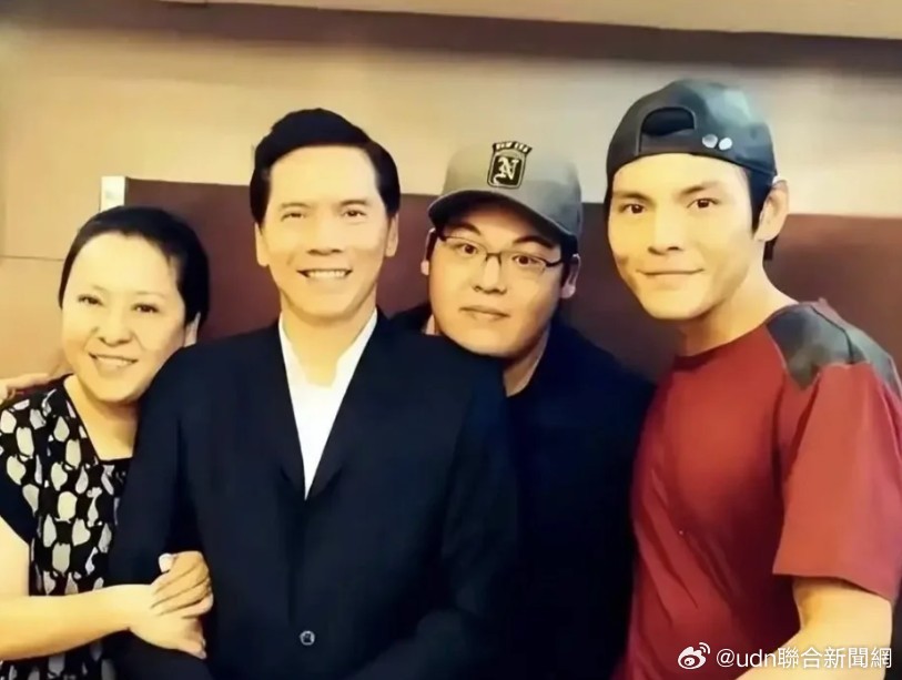 母子關係破冰！向太突現身留言「奔4長點心」　向佑秒回4字藏心聲向太向佑香港影視大