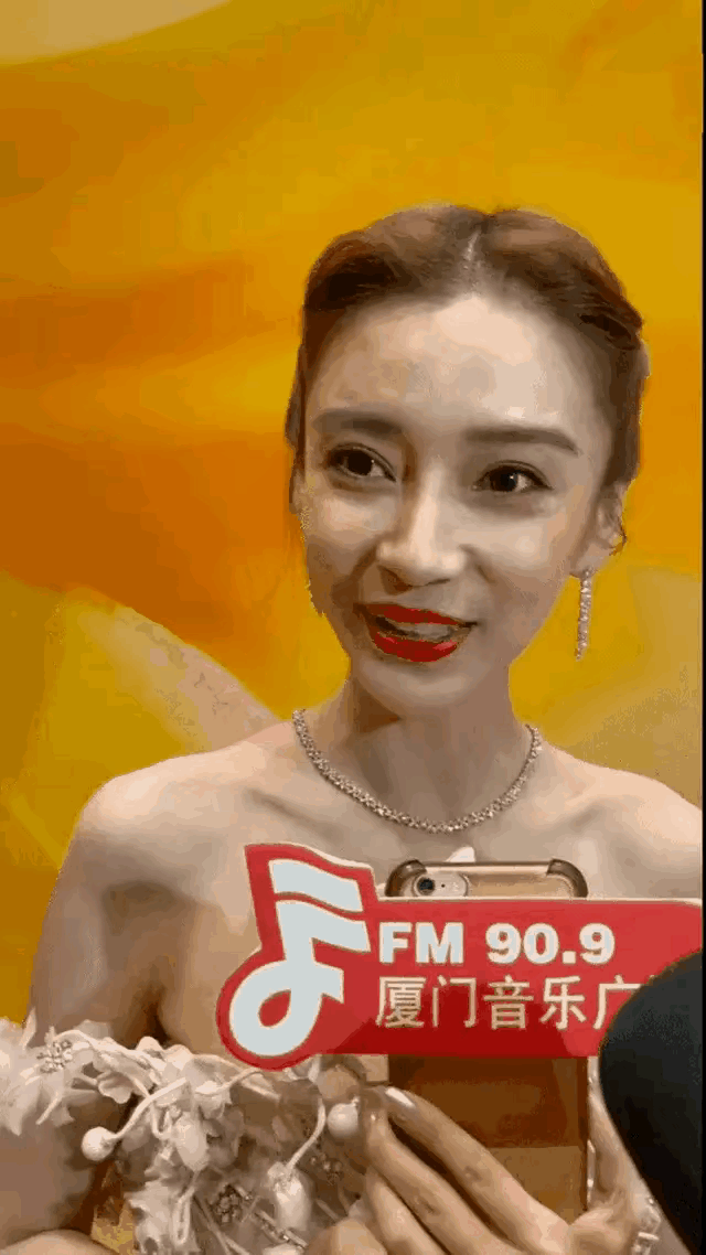 不敢相信，大宝贝变成这样了，
她的“必杀技”美貌哪去了？
居然看起来又瘦又老，