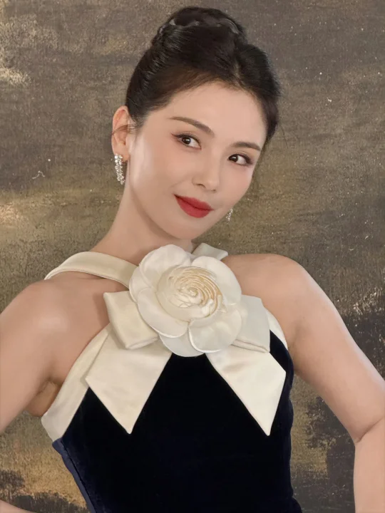 VOGUE盛典给刘涛化的妆