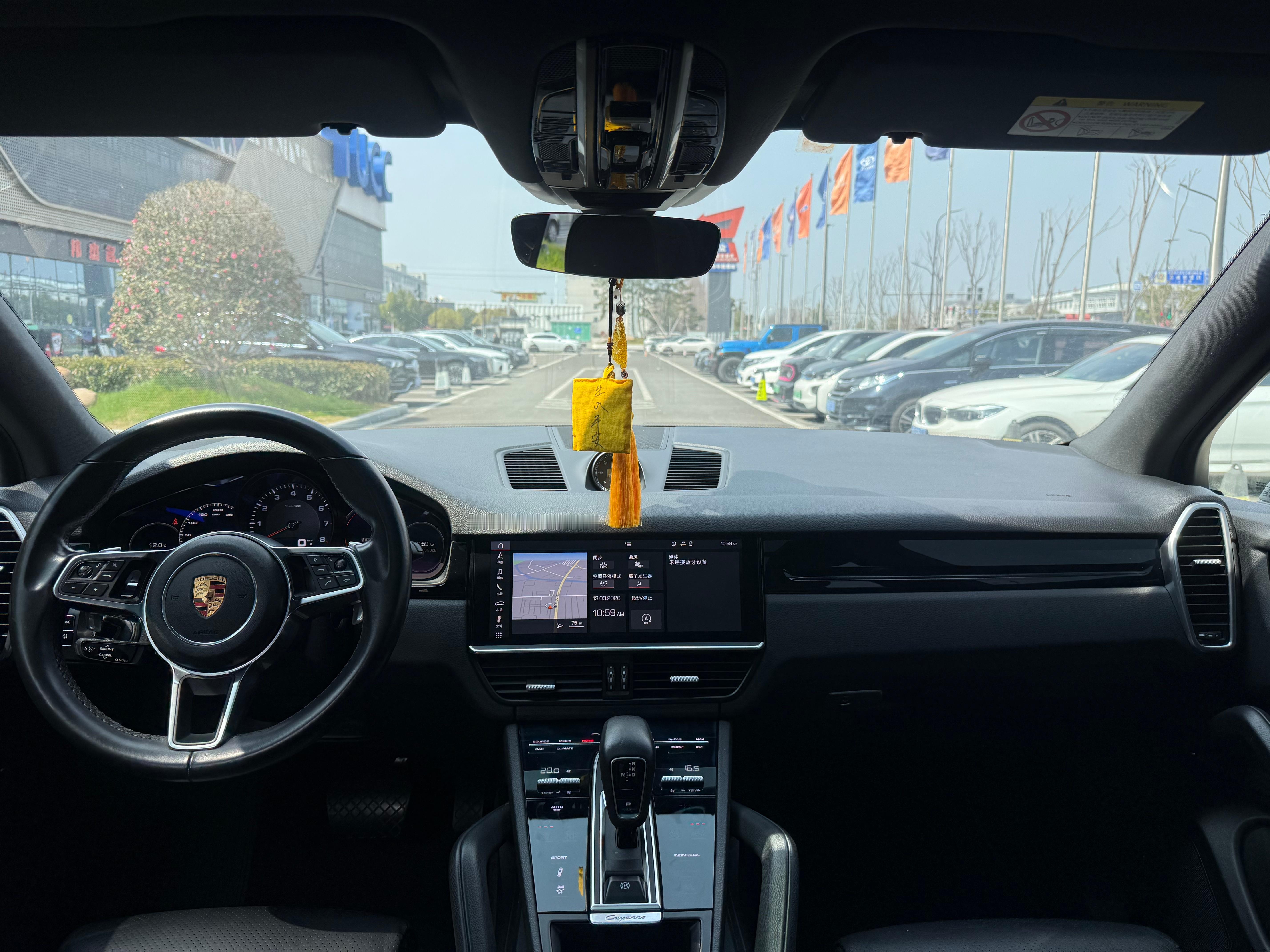 2019年的保时捷卡宴，底盘升降，BOSE音响，只要30小几万了